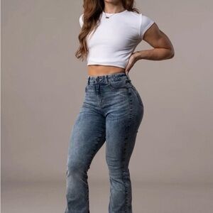 FITJEANS Women's Flare Jeans in Blue